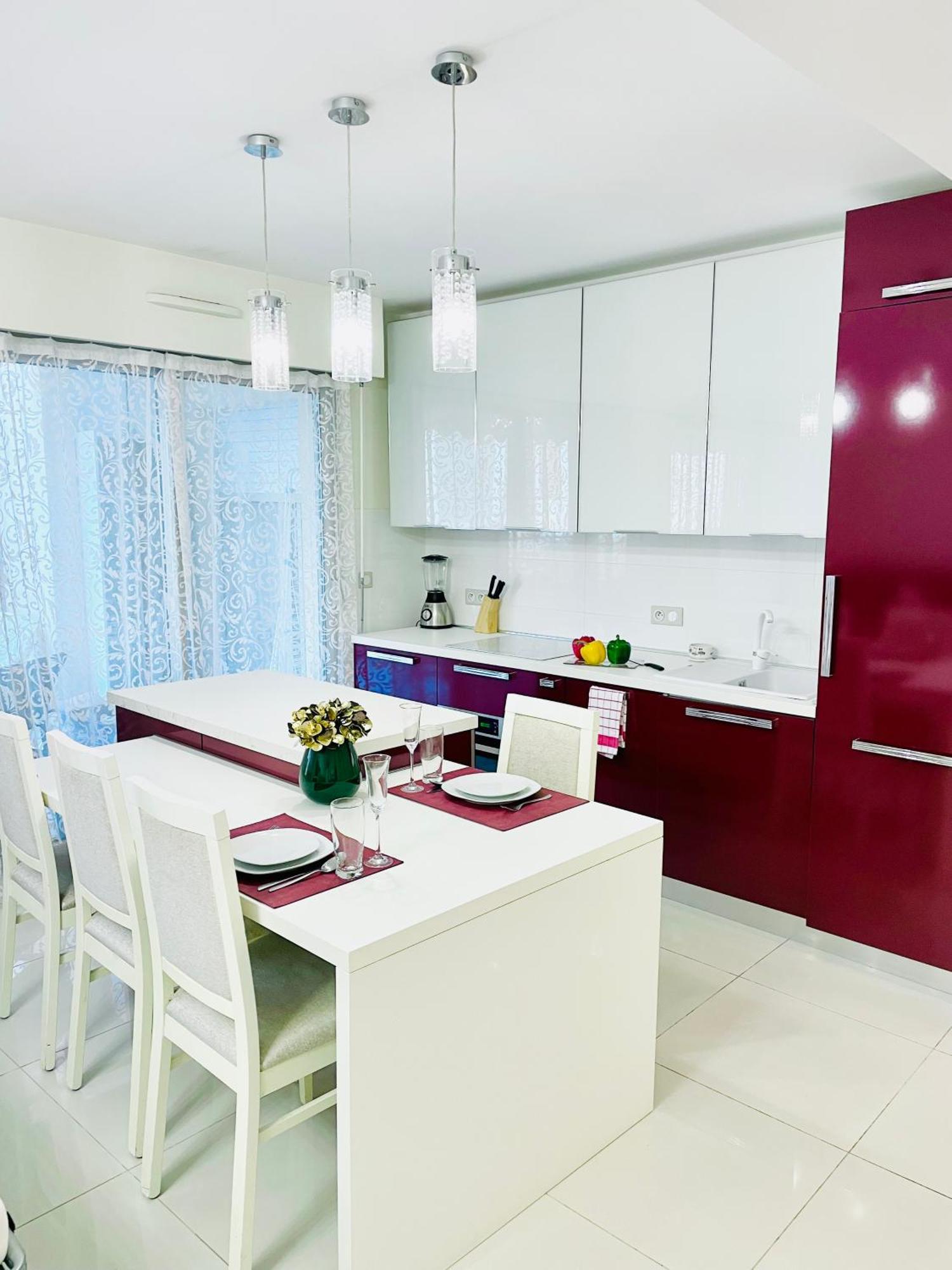 Spacious In The Center Of Near The Sea Apartment