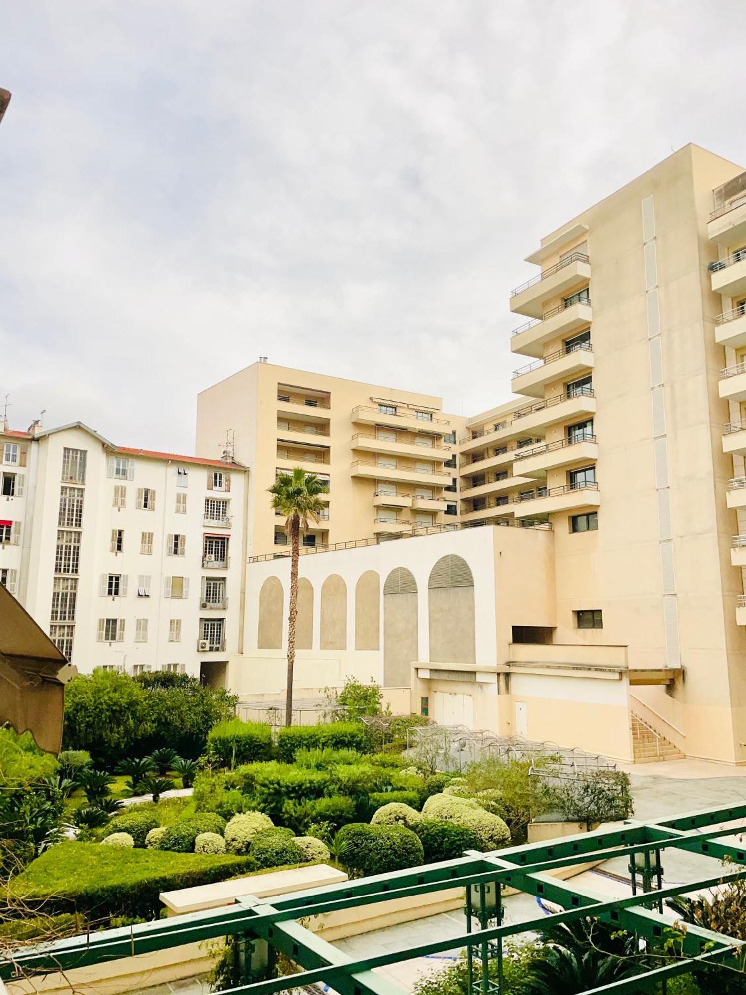 Spacious In The Center Of Near The Sea Apartment Nice